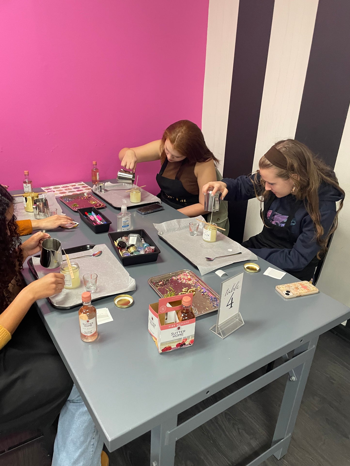THE LIT EXPERIENCE – Candle-Making Class (40-60 mins)
A fun and interactive candle-making session where you can unleash your creativity, customize your scent, and craft a unique candle to take home. Perfect for any occasion!