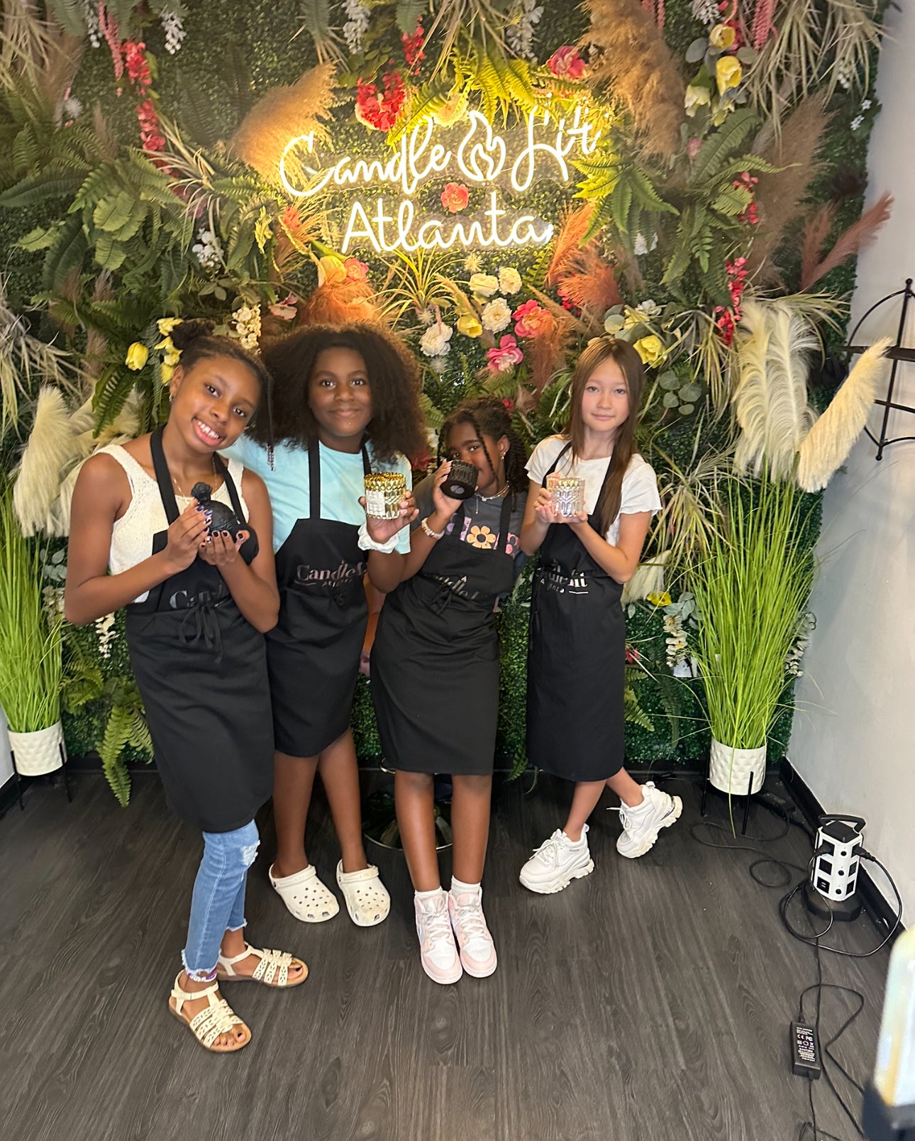 THE LIT EXPERIENCE – Candle-Making Class (40-60 mins)
A fun and interactive candle-making session where you can unleash your creativity, customize your scent, and craft a unique candle to take home. Perfect for any occasion!